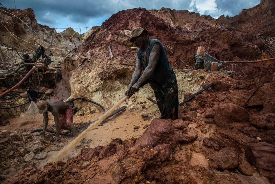Venezuela: Violentos abusos en minas de oro ilegales - Human Rights Watch